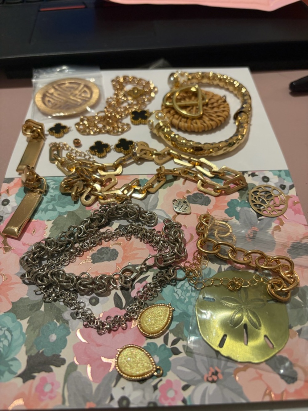 Moxed broken costume jewelry lot.